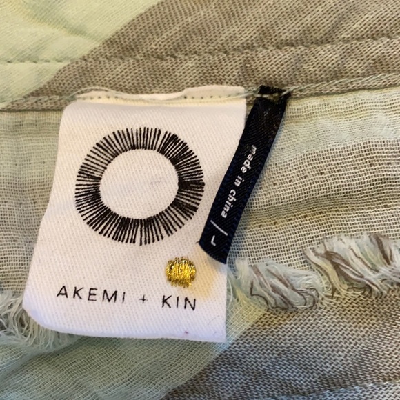 Anthropologie Akemi + Kim green and gray cropped top - Picture 4 of 8